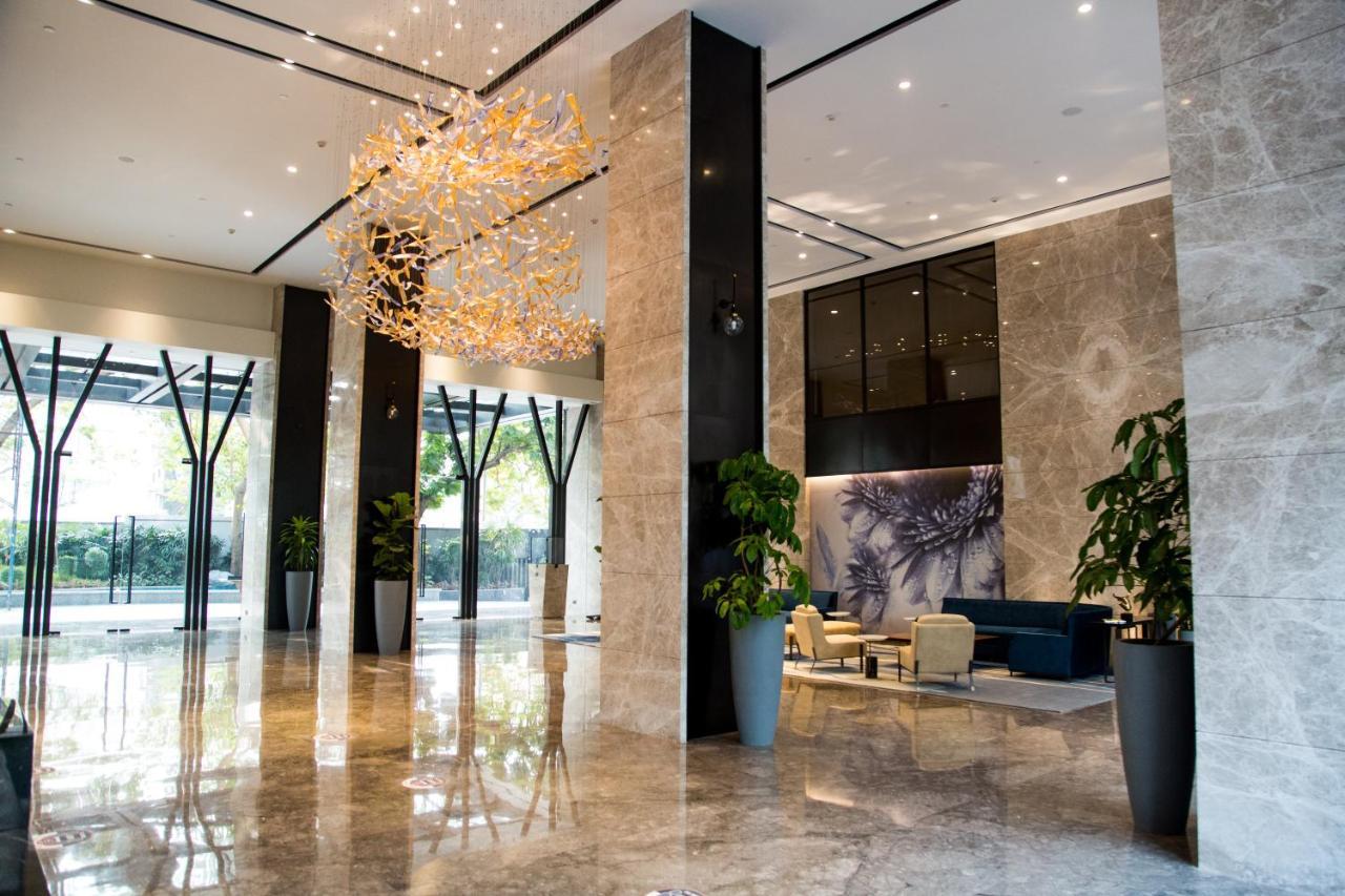Hotel Radisson Blu Mumbai International Airport Exterior foto Lobby